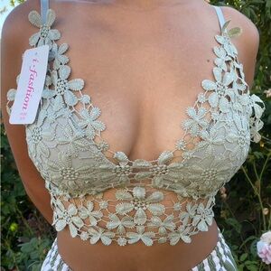 Floral Lace Crop Top